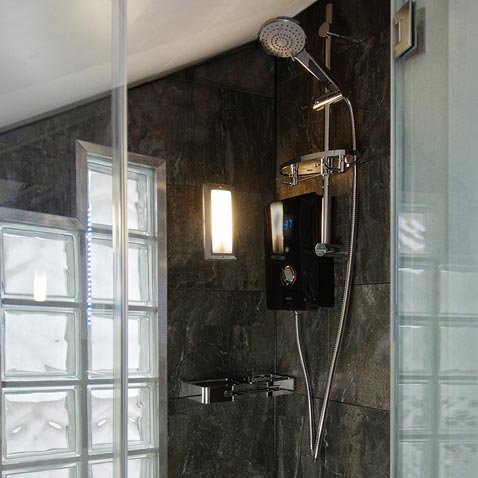 Loft Room en suite power shower