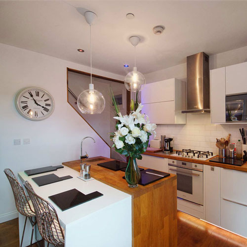 other kitchen amenities: London Film Crew Digs kitchen island