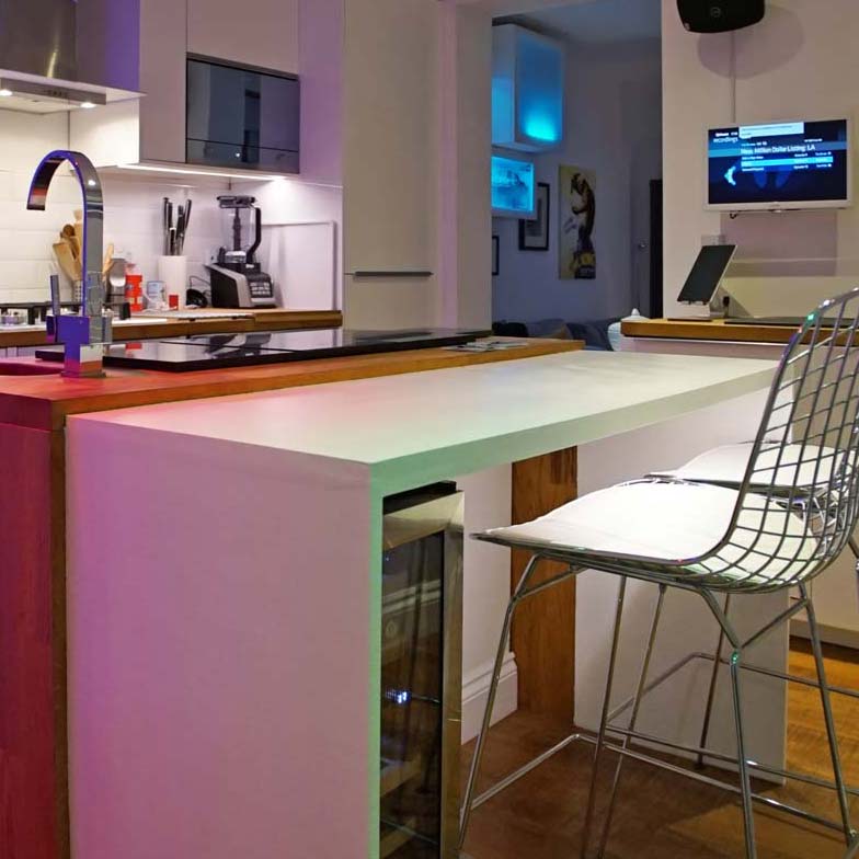 About the house & theatre digs amenities for guests London Theatre Digs kitchen island